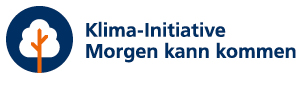Logo der Klima-Initiative „Morgen kann kommen“ mit stilisiertem Baum-Symbol in Weiß und Orange auf dunkelblauem Hintergrund